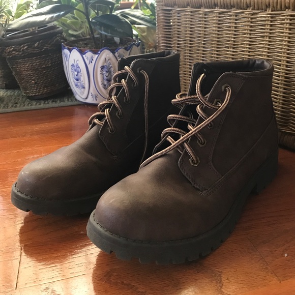 Super cute and comfy boots, imitation Timberlands! - Picture 2 of 2